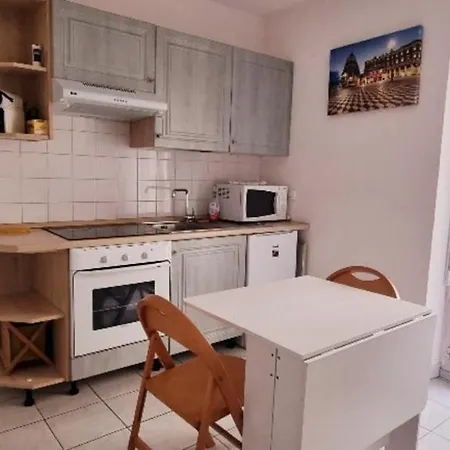 Apartment With View Near